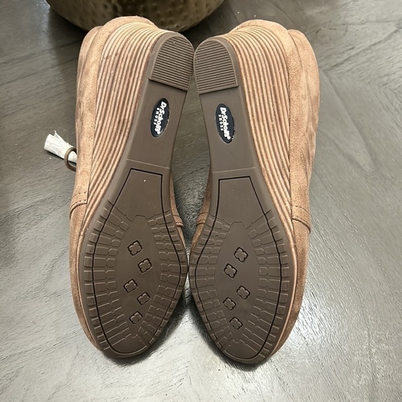 WOMEN'S DR. SCHOLLS DAKOTA WEDGE BOOTIES (WIDE) - Picture 4 of 13